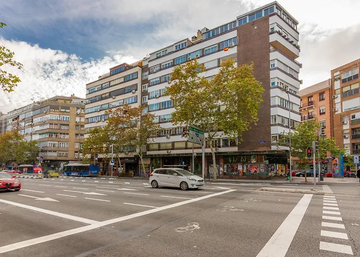 Bright With Terrace- 2Bd 2Bth- Salamanca