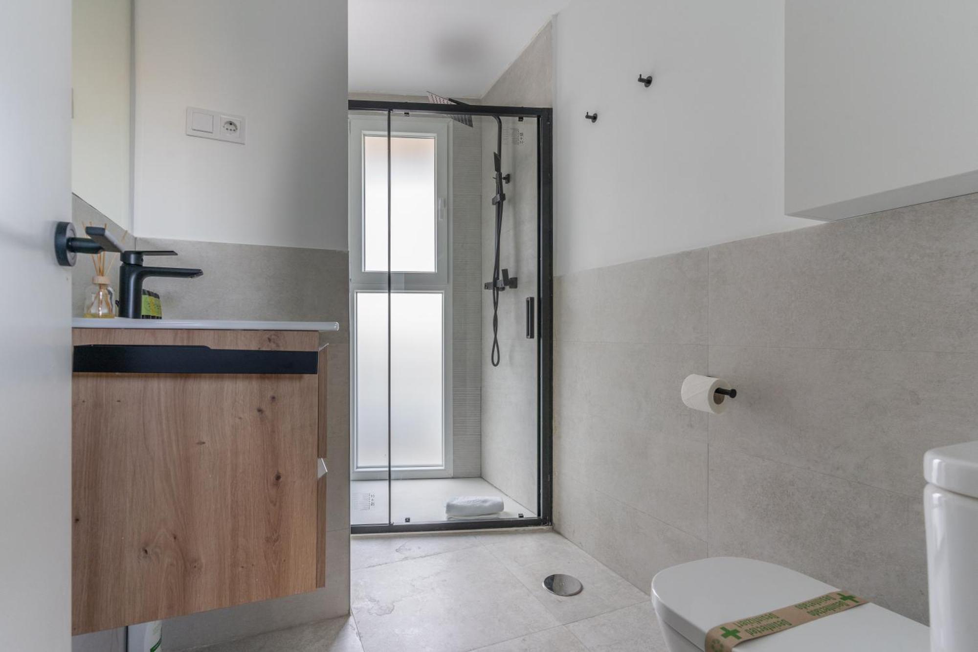 Bright With Terrace- 2bd 2bth- Salamanca Madrid