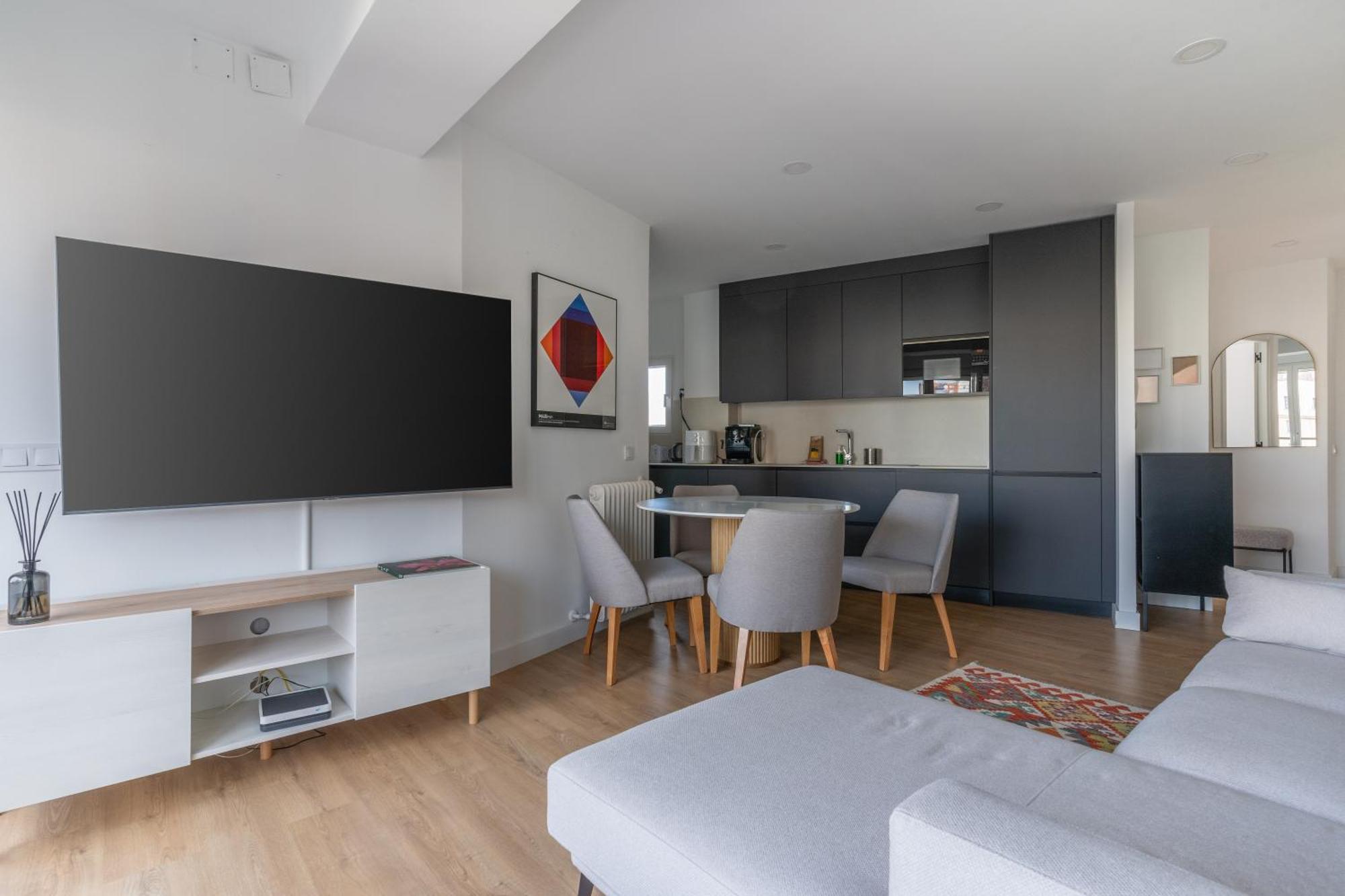 Apartment Bright With Terrace- 2bd 2bth- Salamanca *