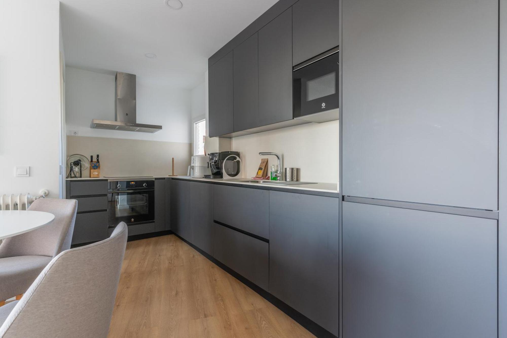 Bright With Terrace- 2bd 2bth- Salamanca Apartment *
